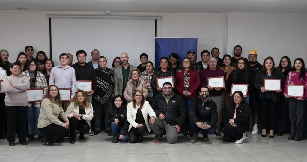Entrega de becas Engie en Pemuco